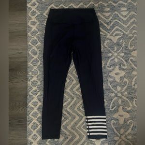 Addison Bay Leggings - size M (NWOT)